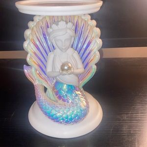 Bath and Bodyworks mermaid candleholder 🧜‍♀️